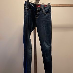 Size 6/28 Lucky Brand Jeans. Perfectly worn in!